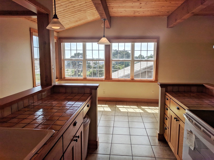 514 SW 7th St, Newport, OR 97365 Oregon Coast Property Management