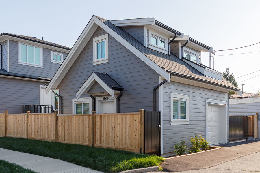 Parker Street and Kamloops Street, Vancouver, BC V5K 2S9 Birds Nest