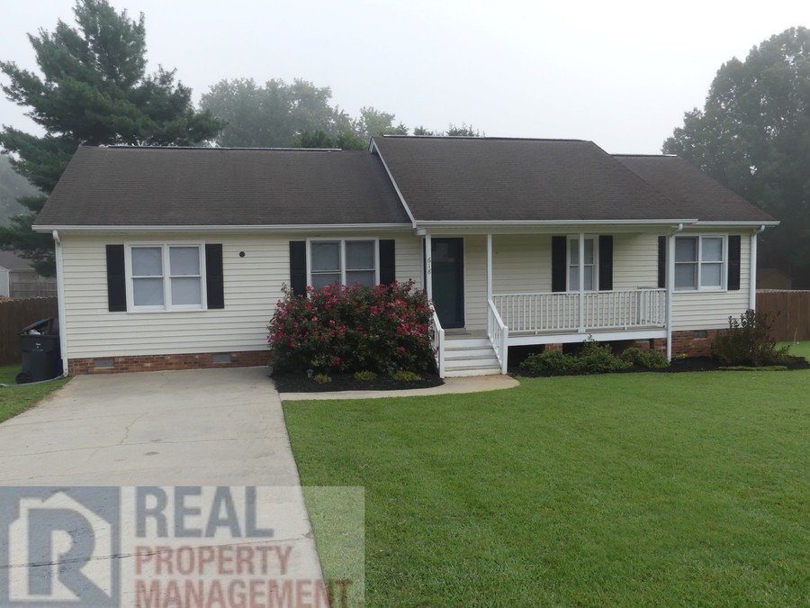 618 Farmwood Drive, Kernersville, NC 27284 Real Property Management