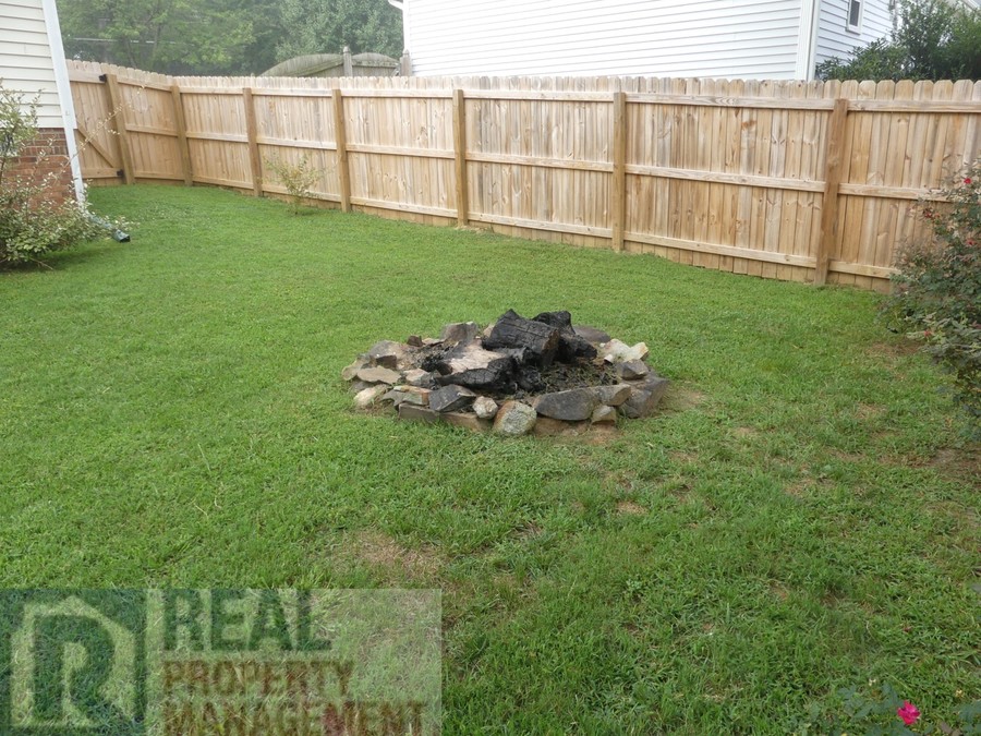 618 Farmwood Drive, Kernersville, NC 27284 Real Property Management