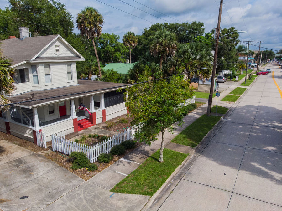 330 S Woodland Blvd Unit 2, Deland, FL 32720 Swann Real Estate