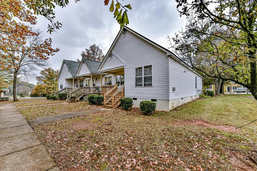 304 Hoskins Mill Ln C, Charlotte, NC 28208 New View Realty Group