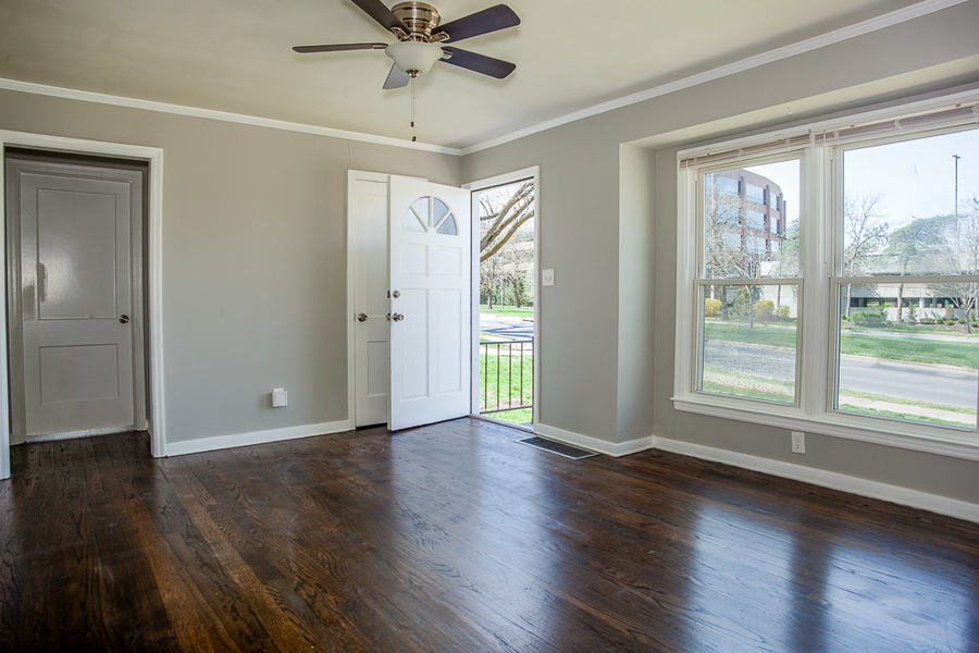 8305 Ward Pkwy, Kansas City, MO 64114 CJ Real Estate, Inc