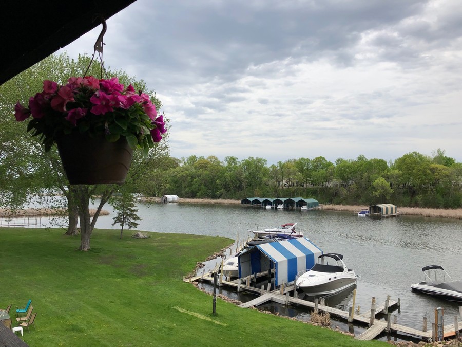 2470 Island Dr 305, Spring Park, MN 55384 Renters Warehouse