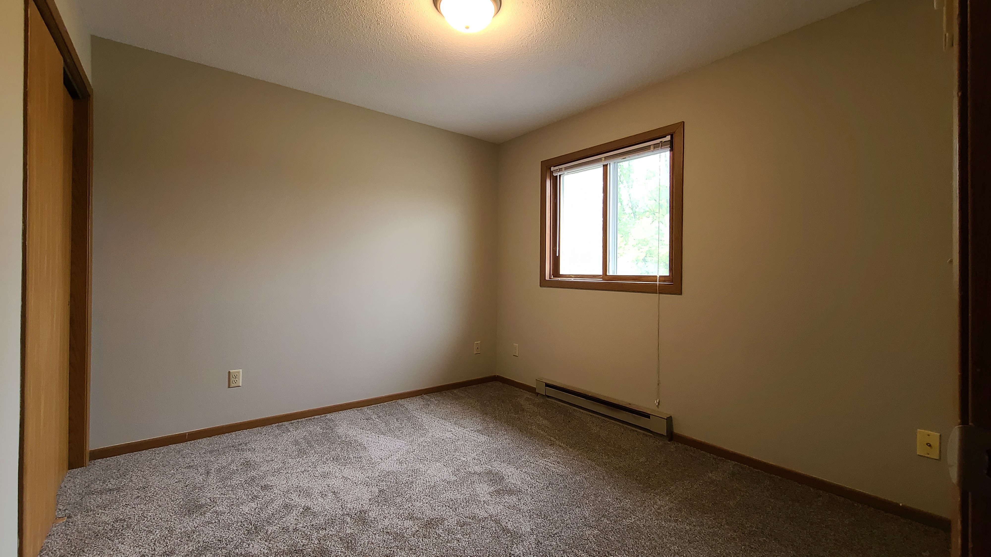 River Falls Townhome: 353 Nicole Ln 4