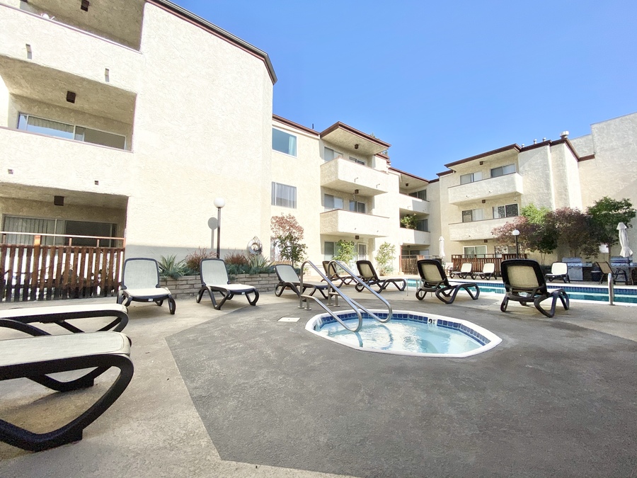 3400 Ben Lomond Pl 125, Los Angeles, CA 90027 Hoffman Brothers Realty