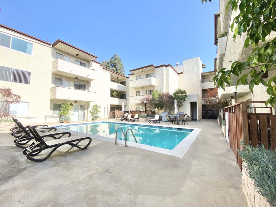 3402 Ben Lomond Pl 125, Los Angeles, CA 90027 Hoffman Brothers Realty