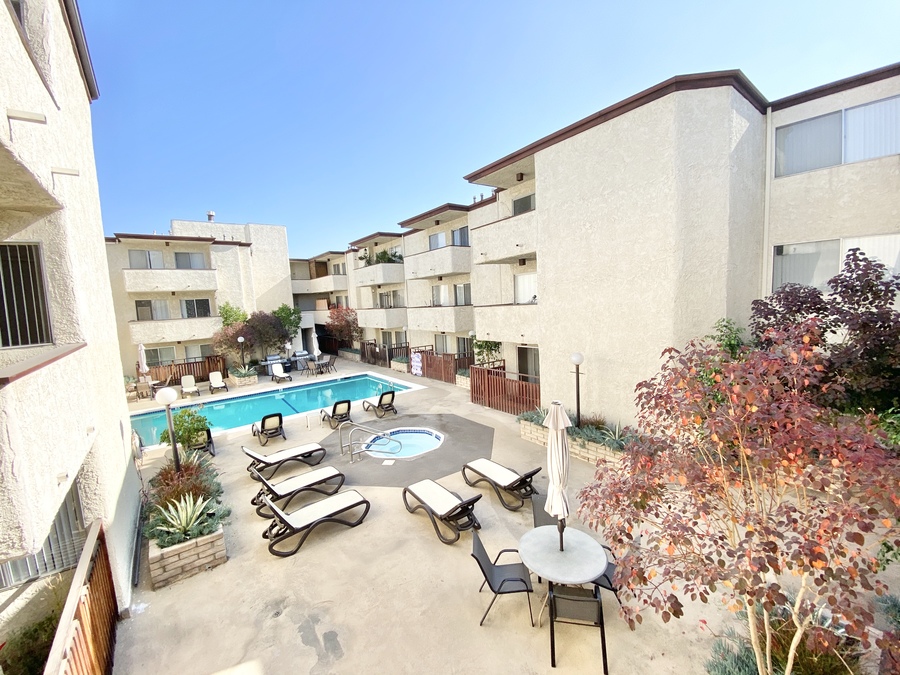 3402 Ben Lomond Pl 125, Los Angeles, CA 90027 Hoffman Brothers Realty