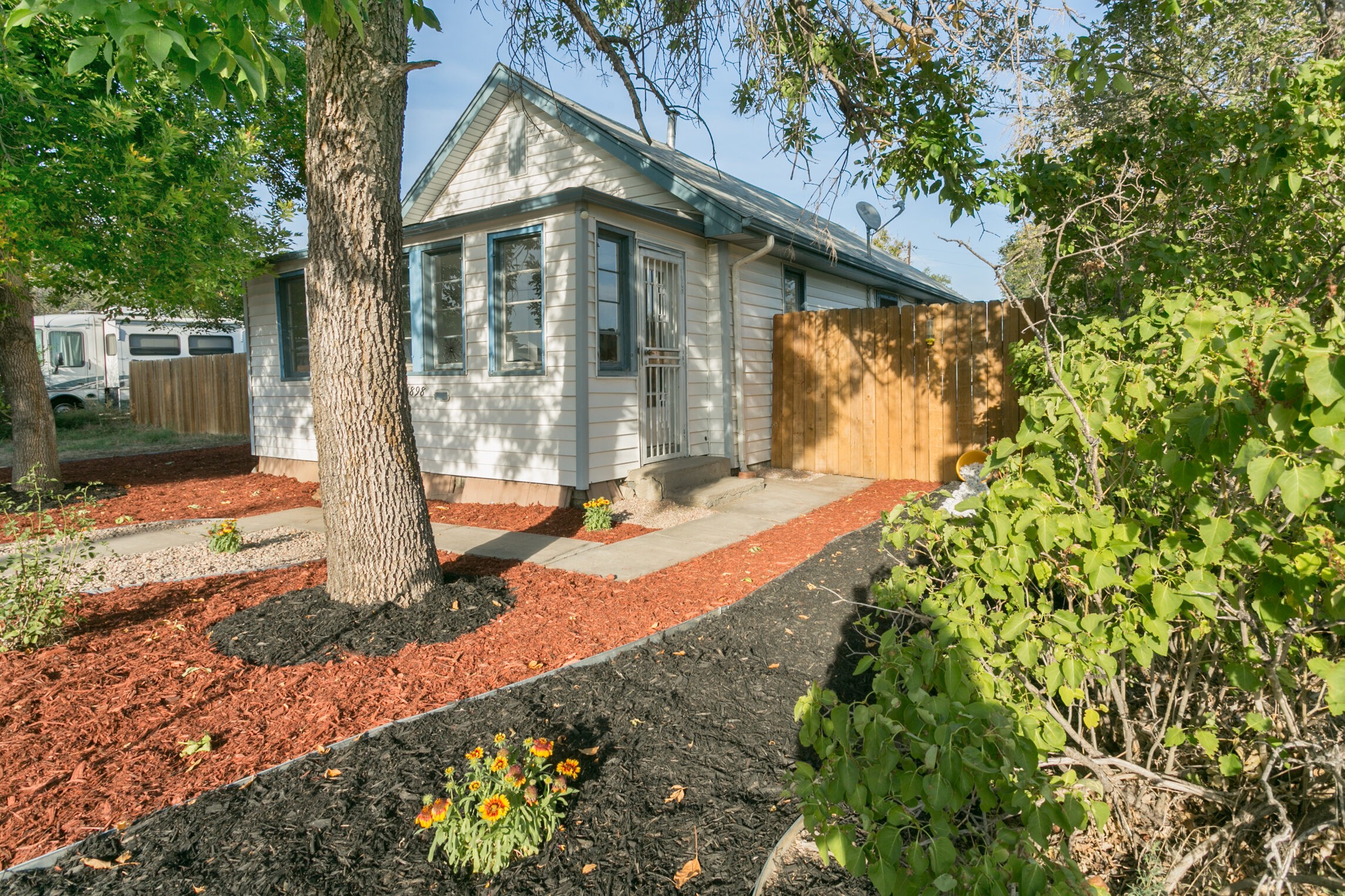 Englewood House: 4898 S Logan St