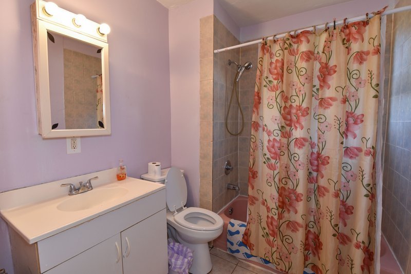 32 N 10 th st, Easton, PA 18042 Call Now 6109058107