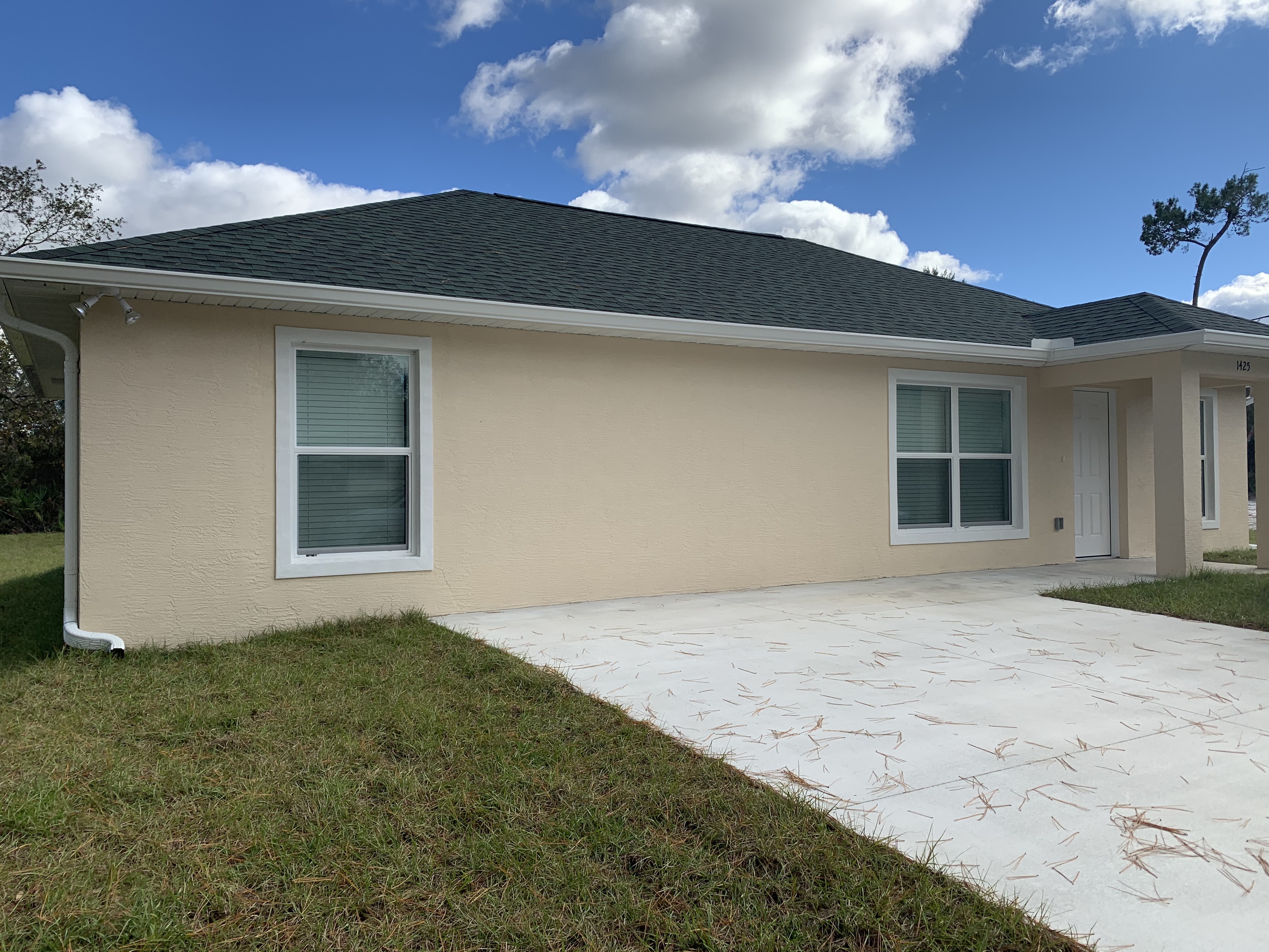 Deland House: 1425 5th Ave