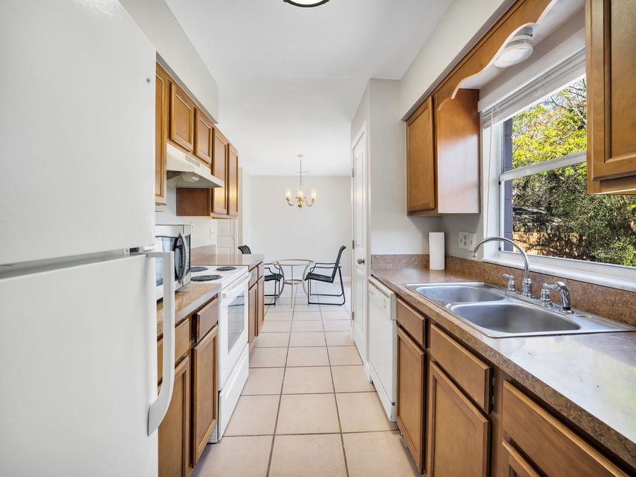 517 Northwestern Ave., Altamonte Springs, FL 32714 Real Property Management & Realty