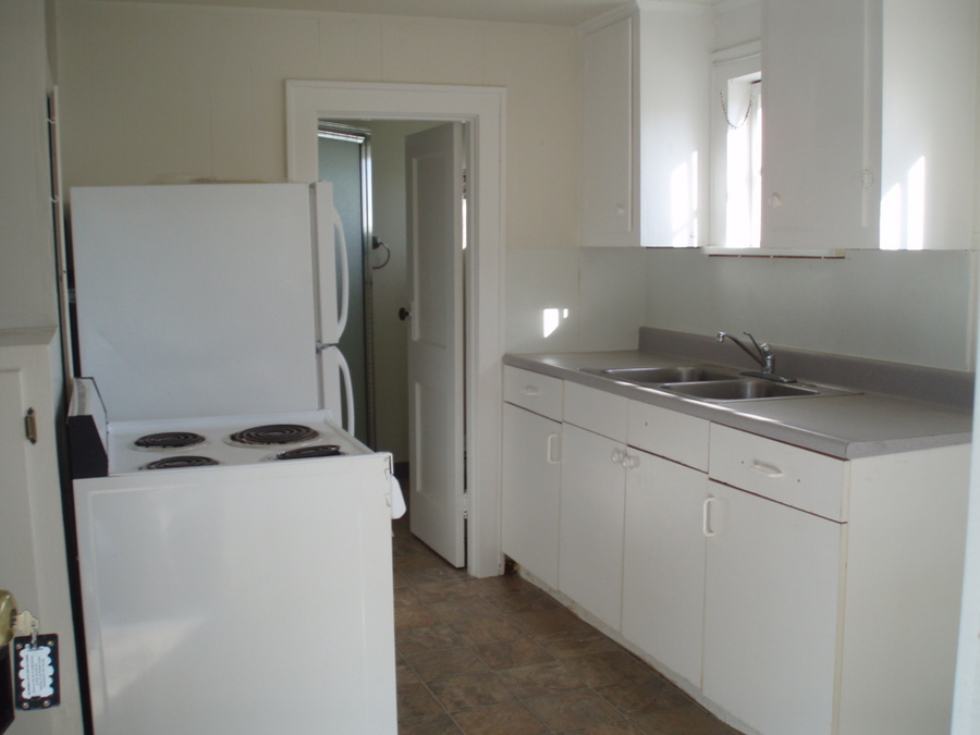 801 1/2 3rd St SW, Puyallup, WA 98371 Kalles Property Management