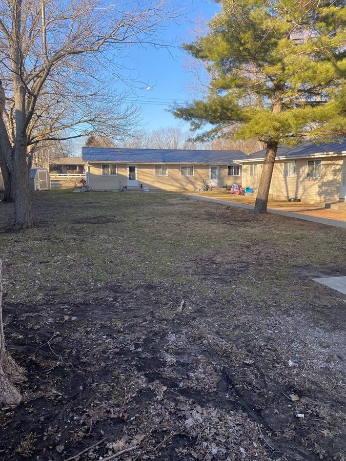 301 Pine Street Apartment B, IL 61846 Zindars