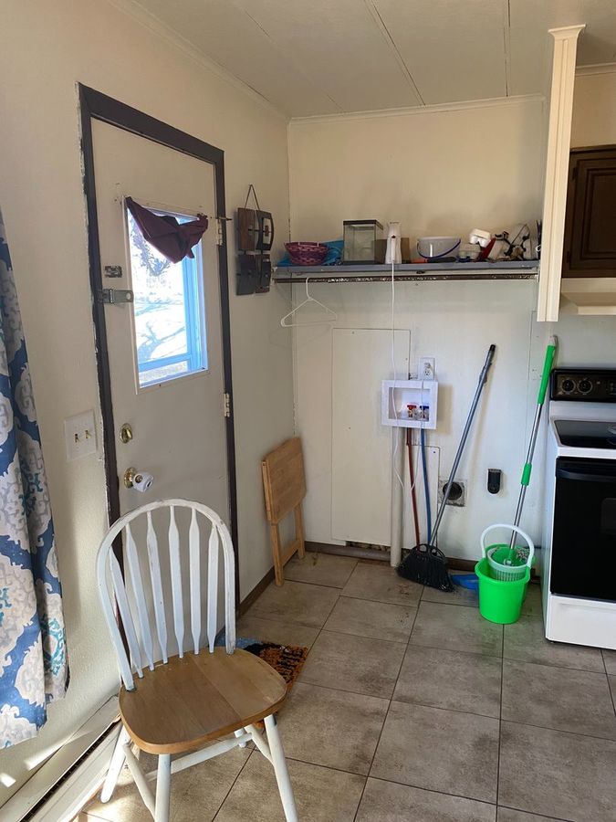 301 Pine Street Apartment B, IL 61846 Zindars