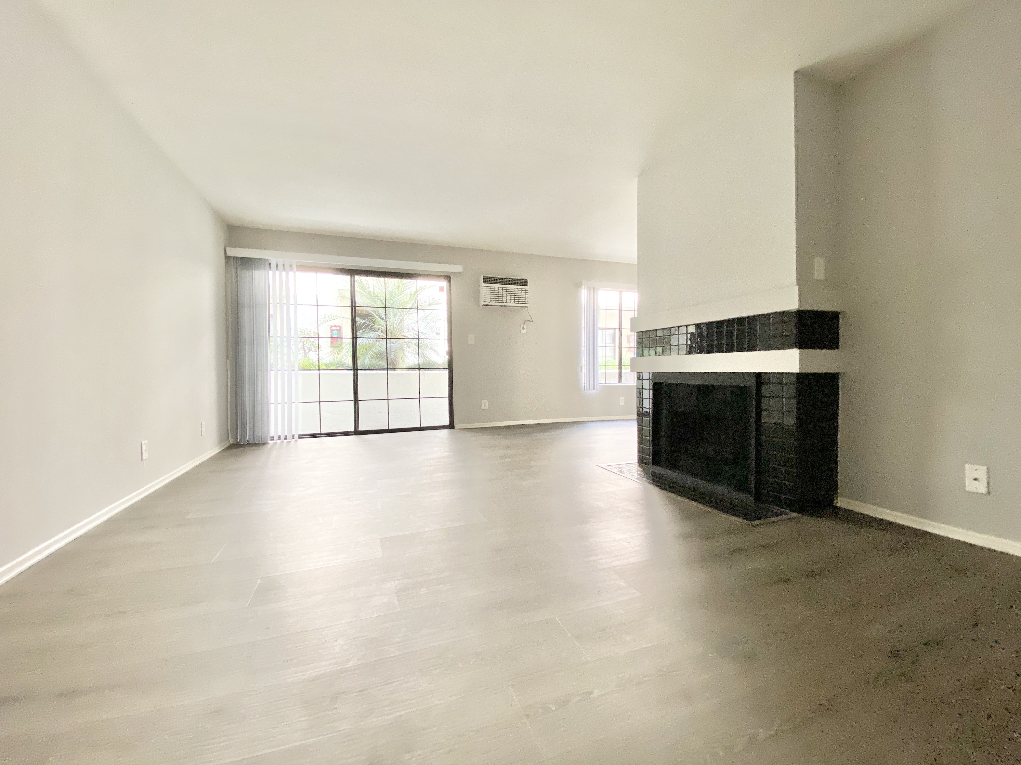Los Angeles Condo: 3462 Mentone Ave