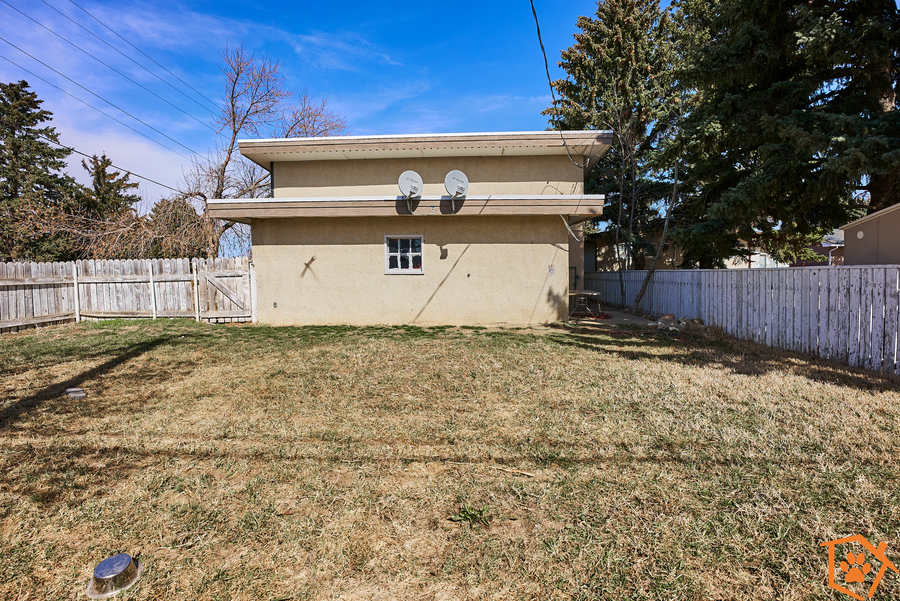 2403 22 St, Coaldale, AB T1M 1G8 Renters Choice & Management LTD