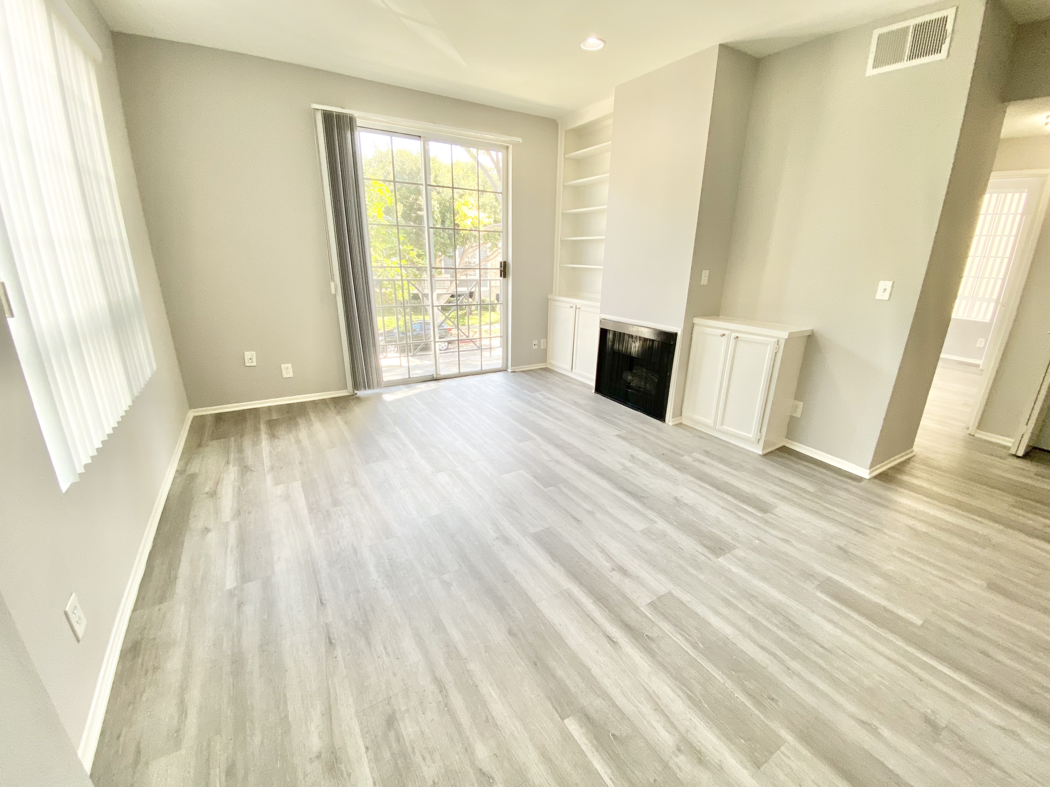 Los Angeles Condo: 3619 Cardiff Ave