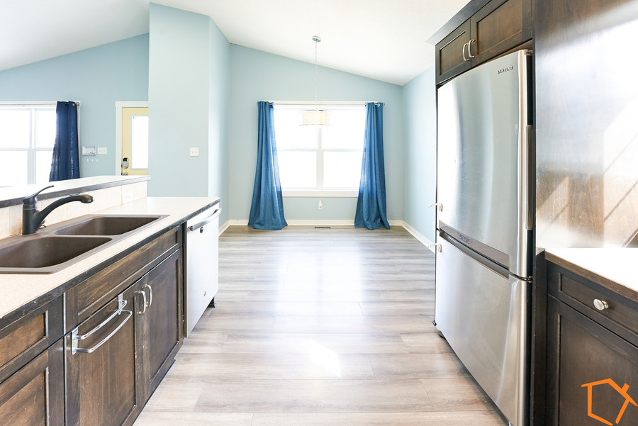 626 46 Ave, Coalhurst, AB T0L 0V0 Renters Choice & Management LTD