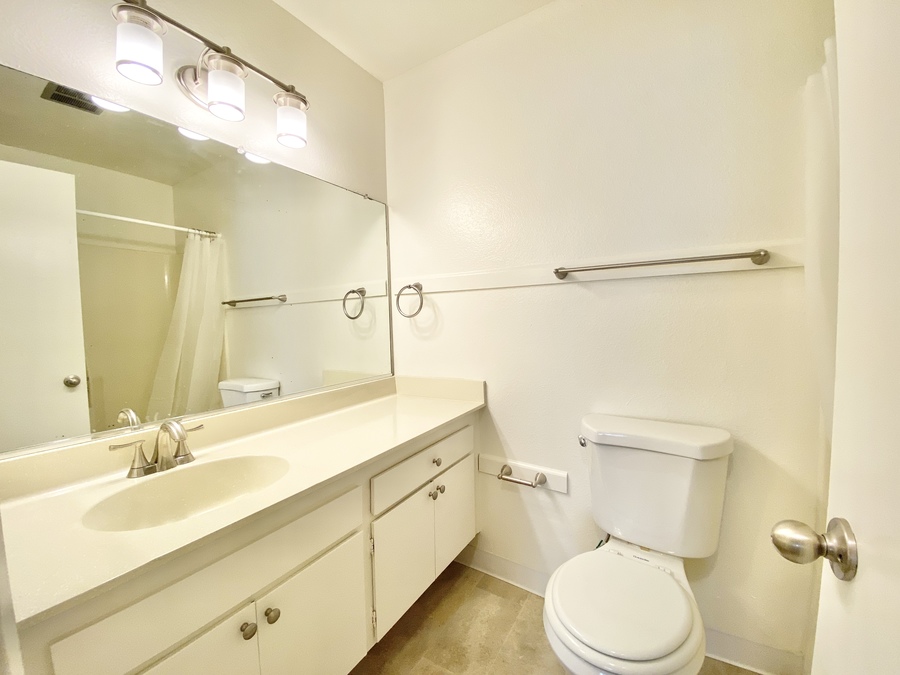 3402 Ben Lomond Pl 125, Los Angeles, CA 90027 Hoffman Brothers Realty