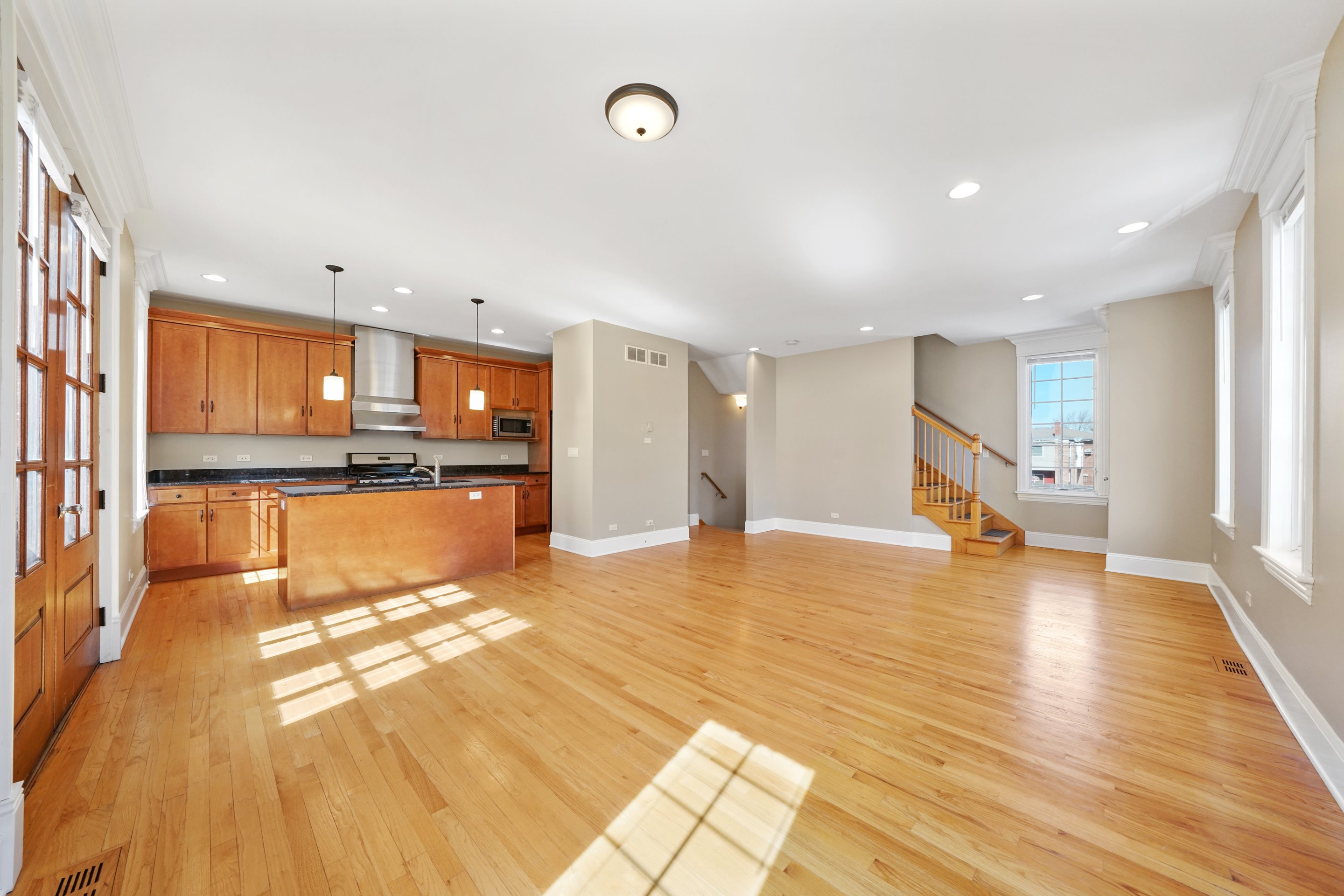 La Grange Townhome: 825 La Grange Rd