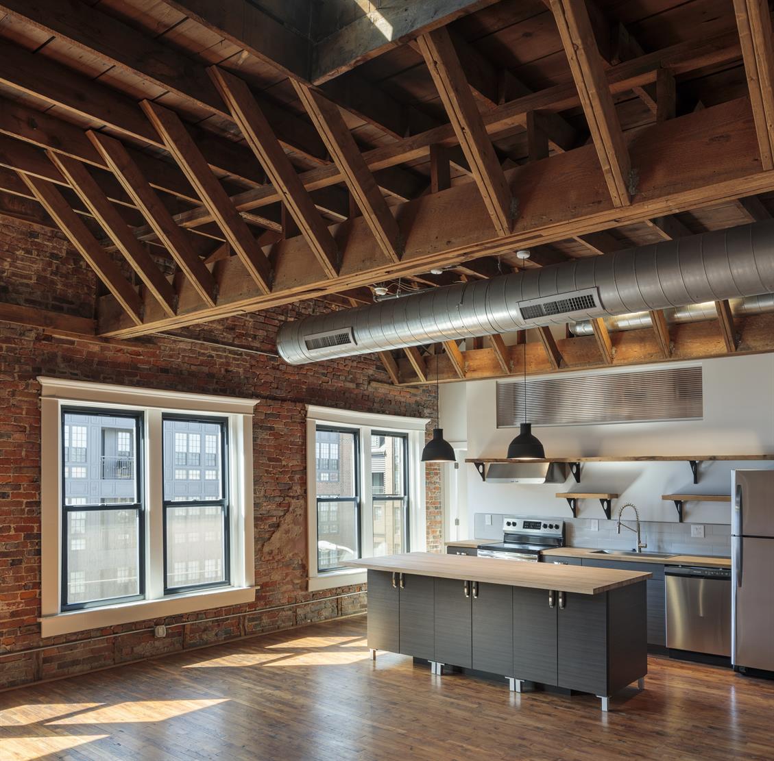 Columbus Apartment: 11 E Gay St