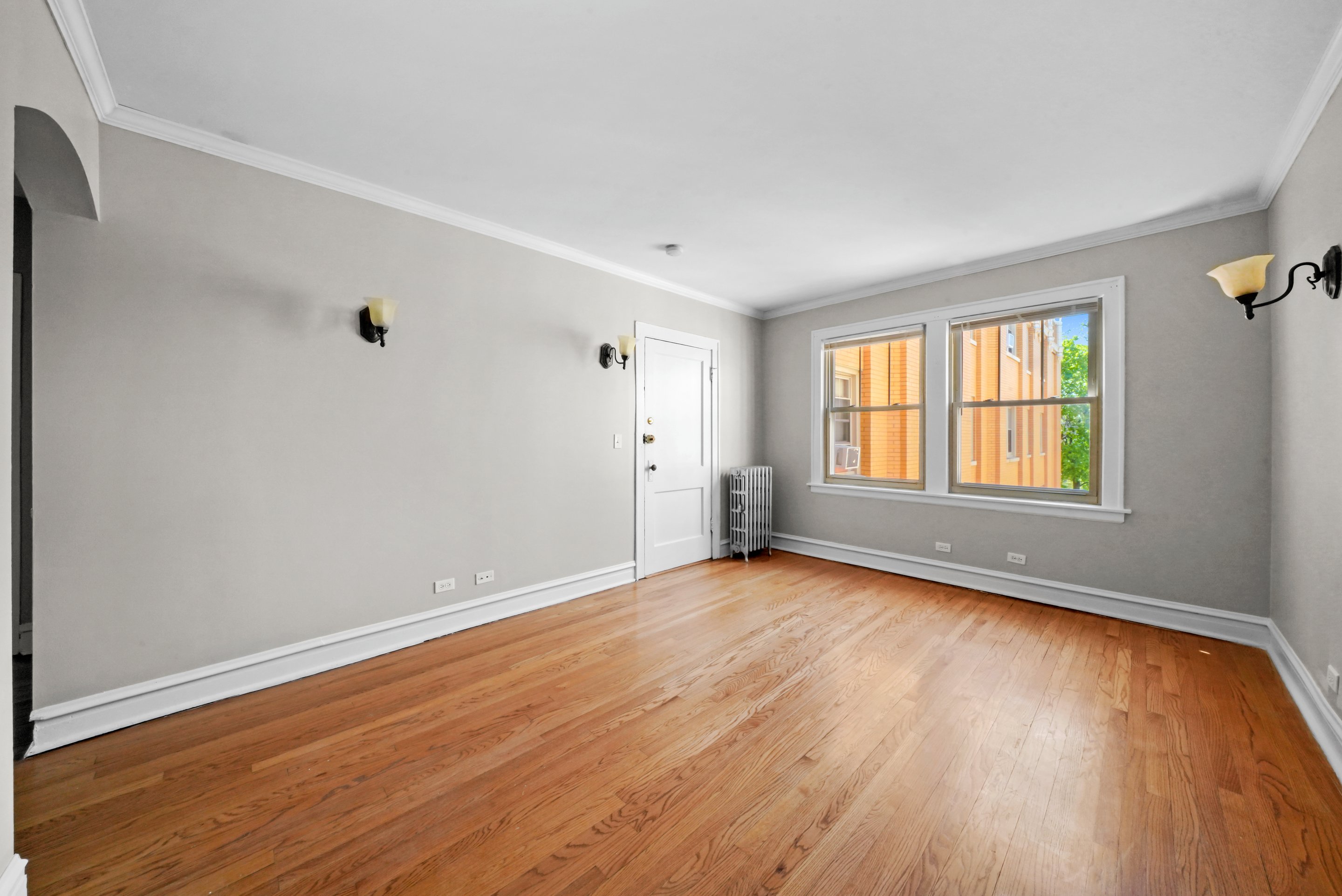 Berwyn Condo: 1929 Grove Ave
