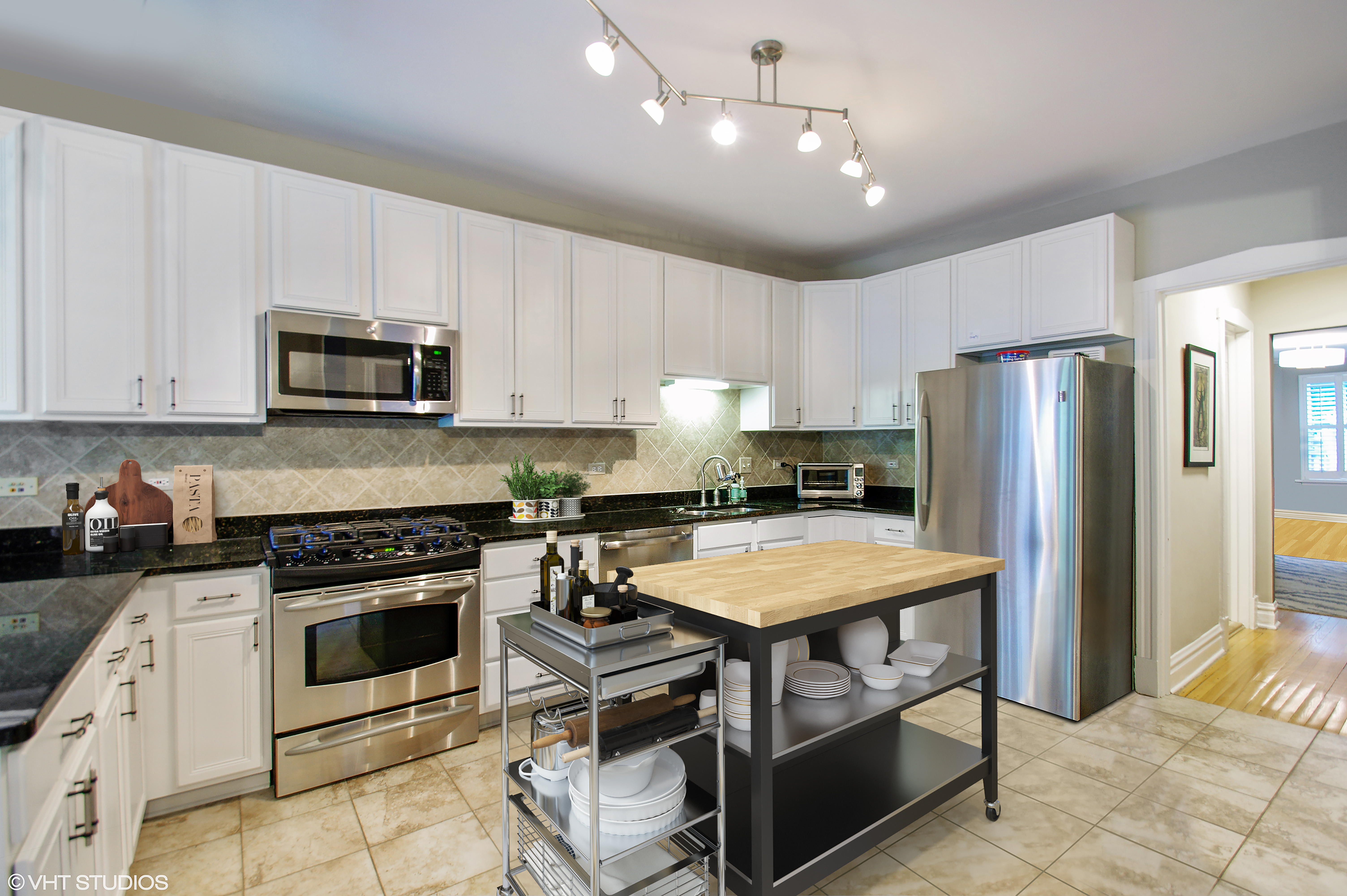 Chicago House: 1918 West Melrose Street (Single Family Home)