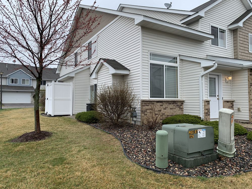Dundas House: 551 French Ln