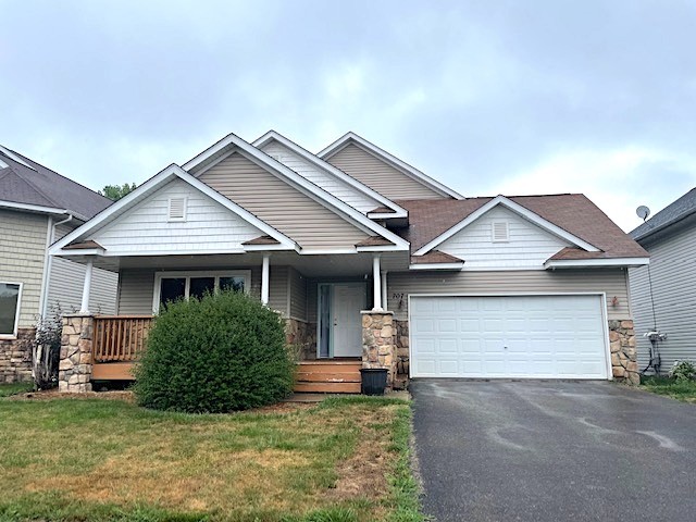 Chaska House: 707 E 7th St