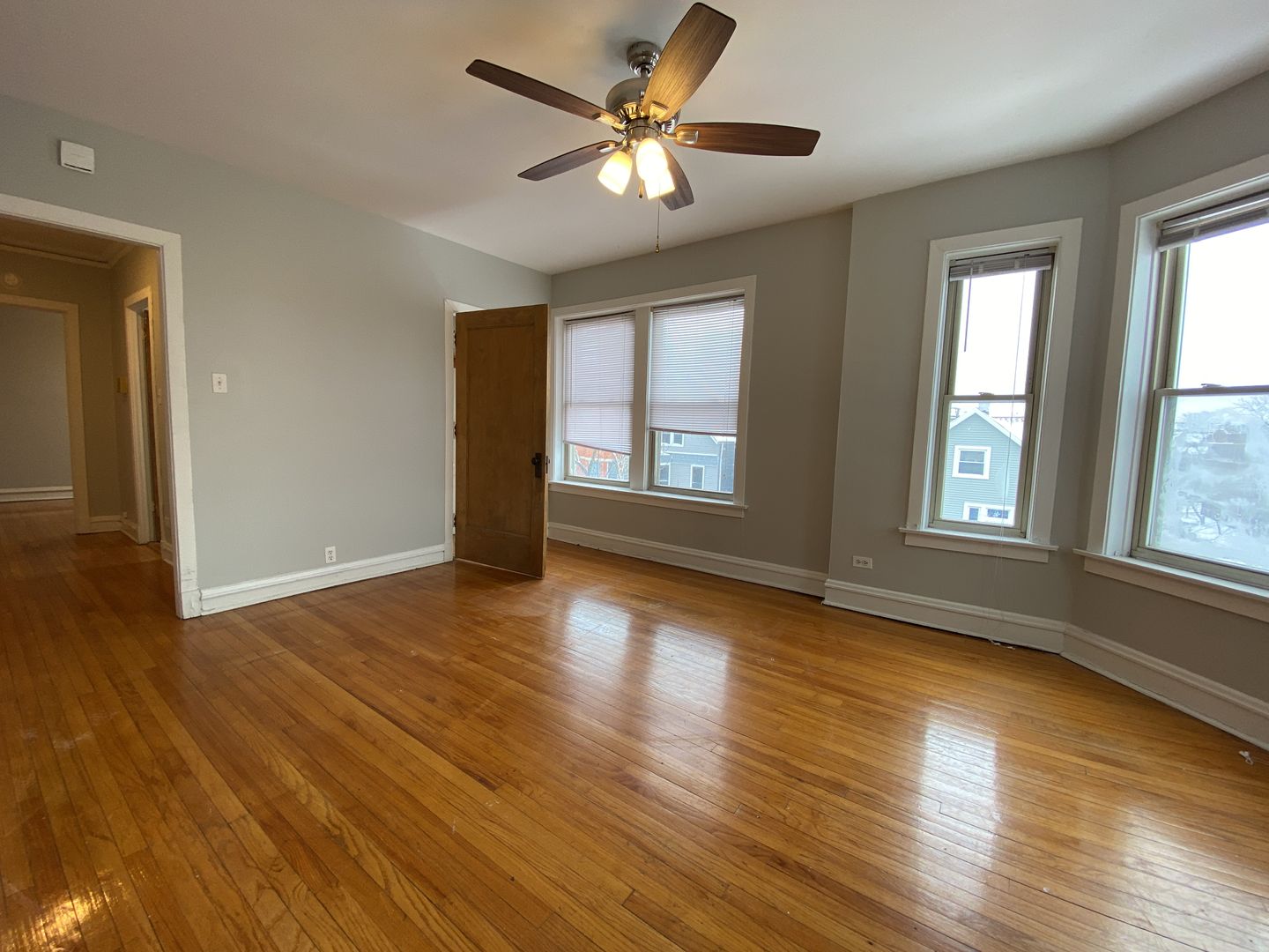 Chicago Condo: 1064 W. Cornelia Ave