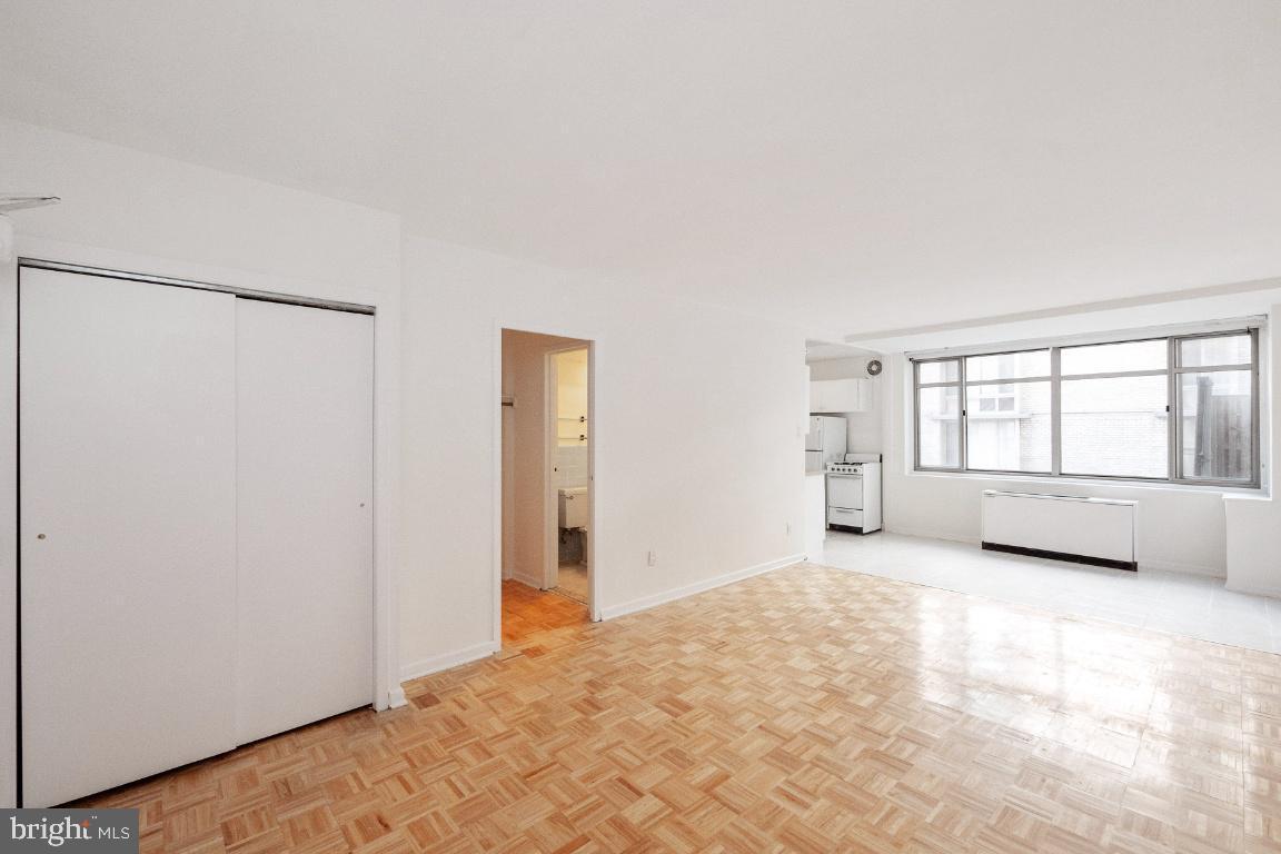 Washington Townhome: 940 25th St NW