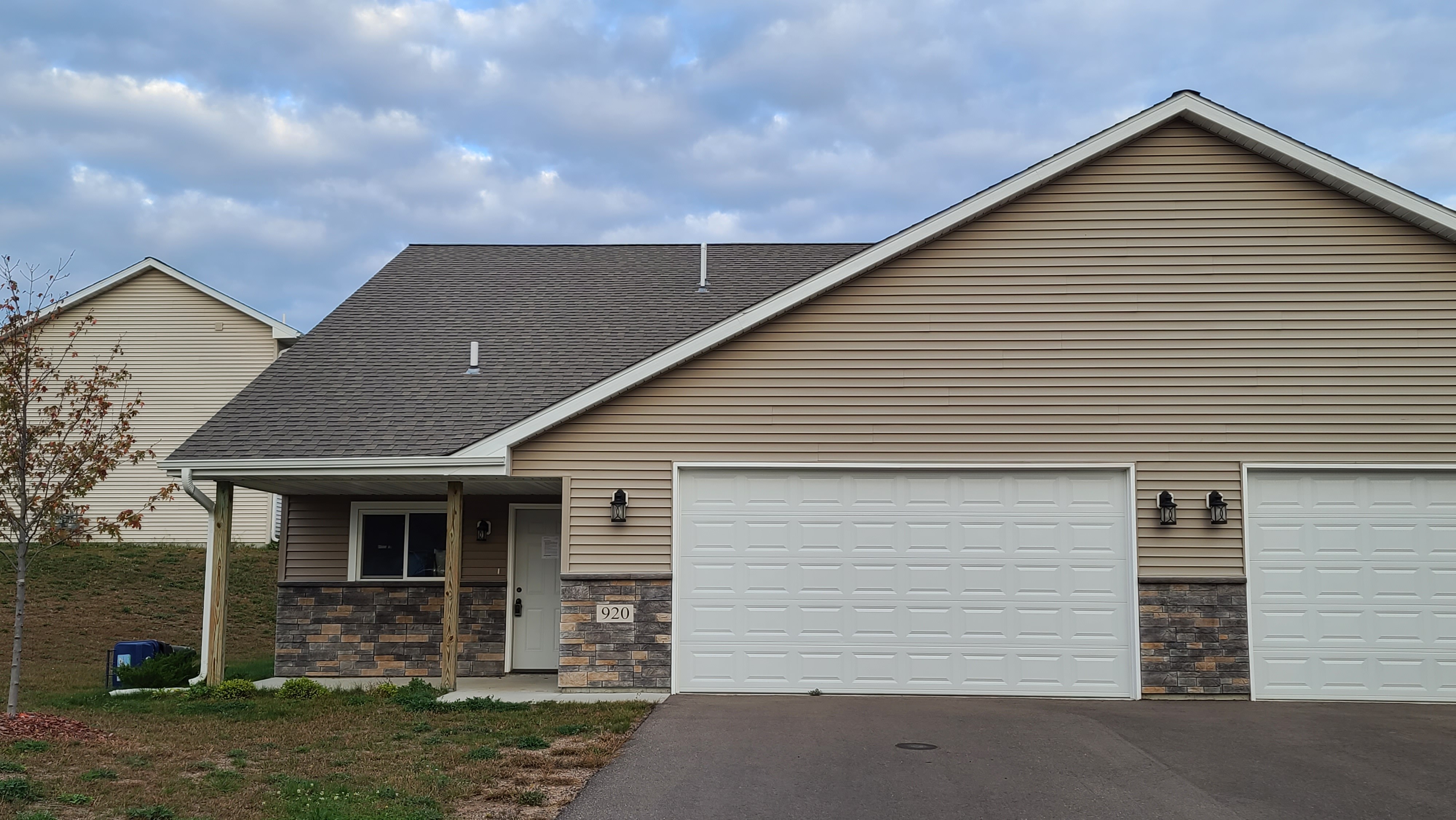 New Richmond House: 920 Sharptail Run