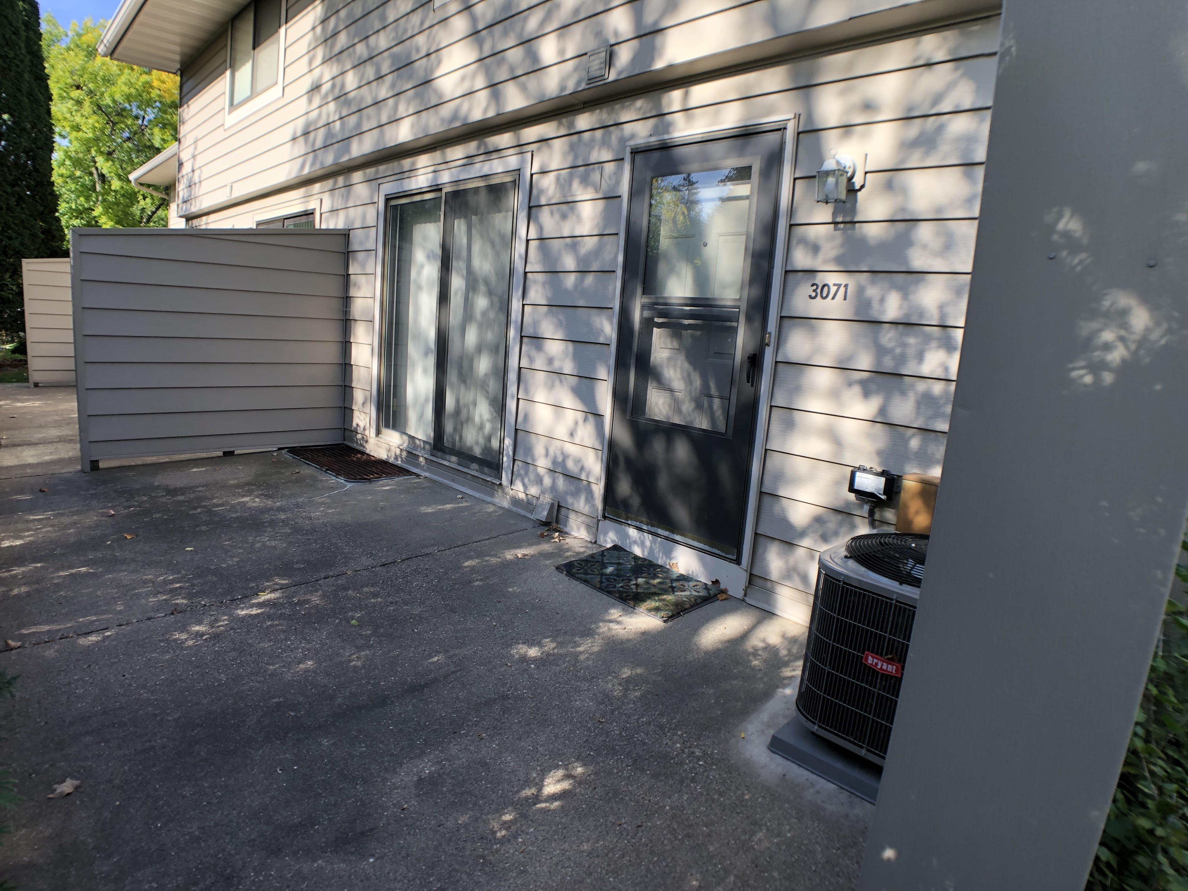 St Louis Park Townhome: 3071 Zarthan Ave S