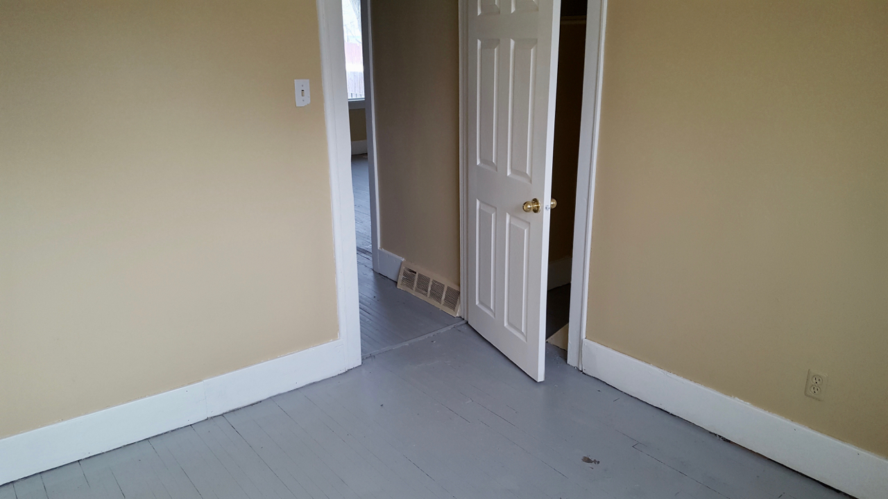 1274 St, Regina, SK S4T2Y1