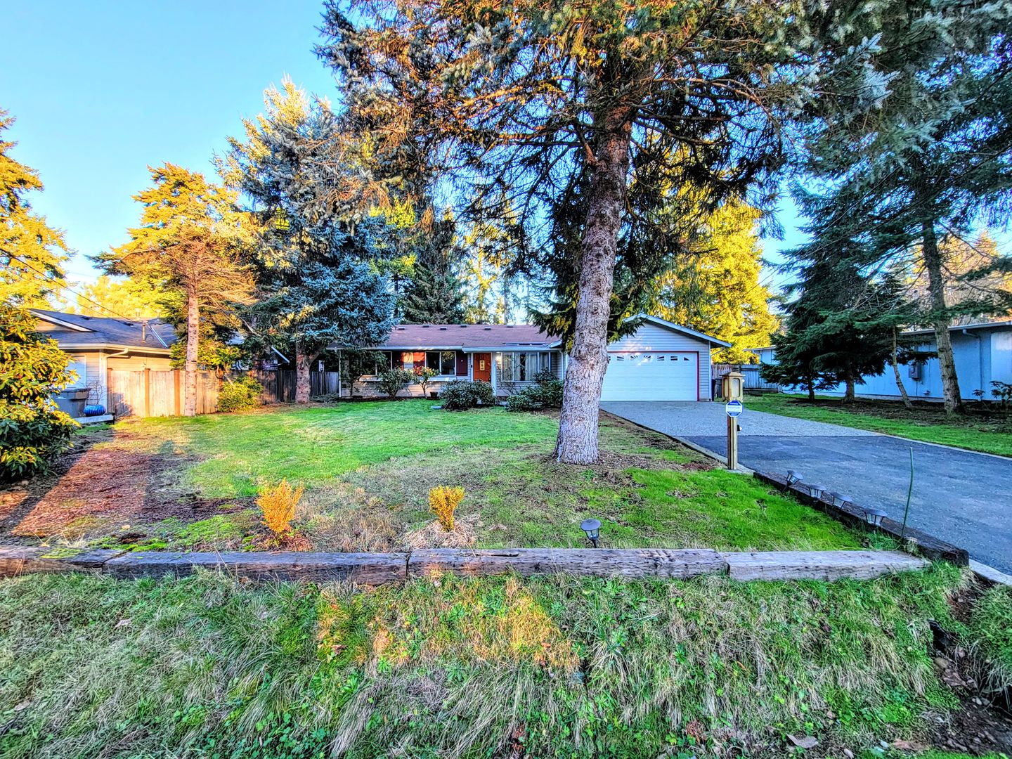 Kirkland House: 7848 131st Ave NE