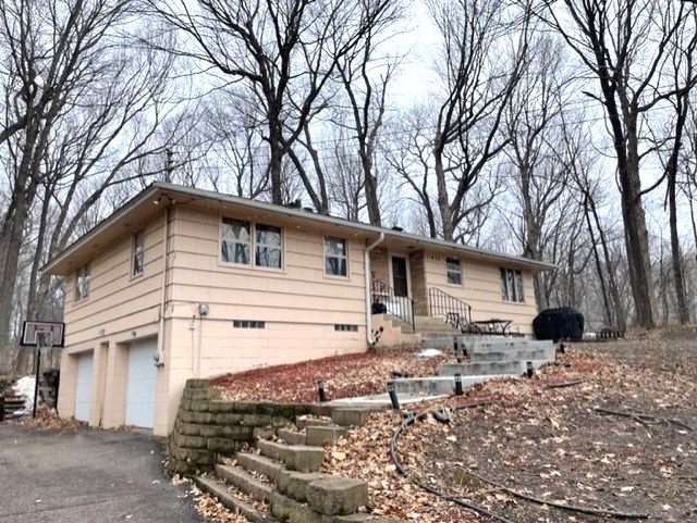 Plymouth House: 11835 28th Ave N