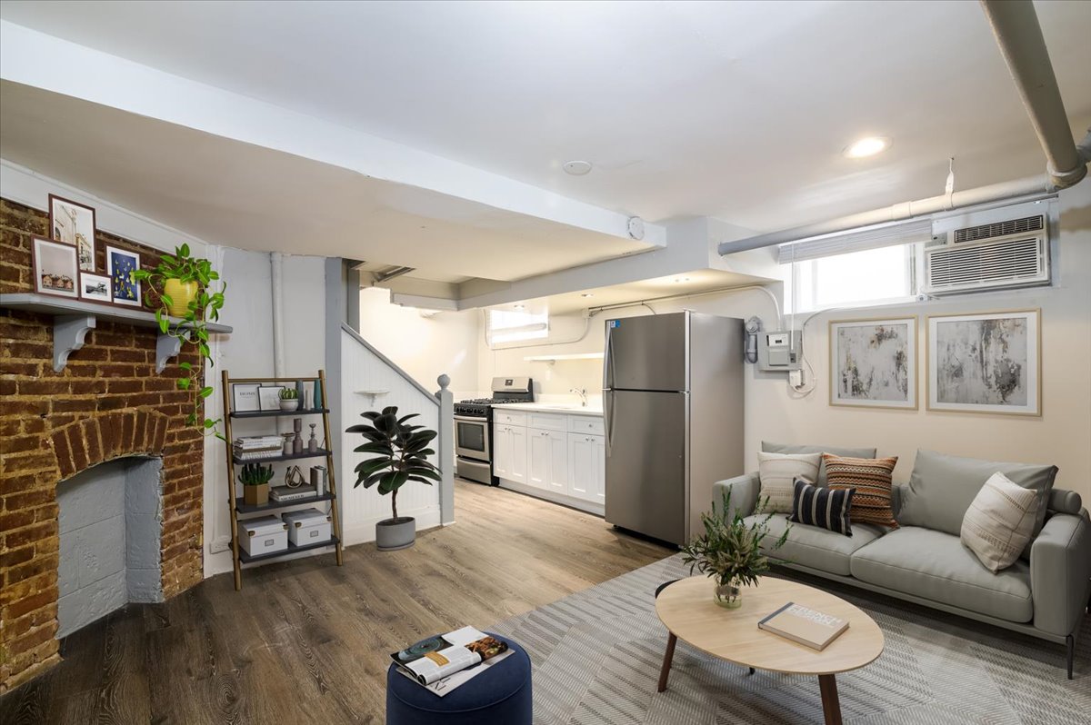 Denver Apartment: 1075 N Clarkson St