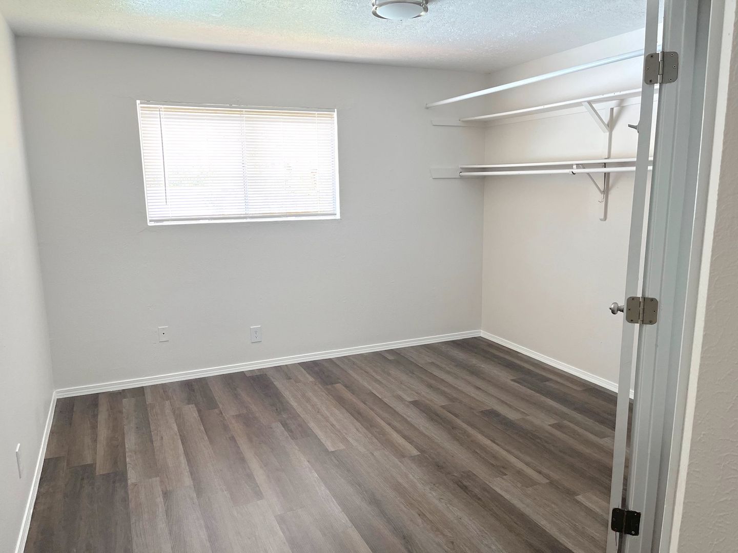 Albuquerque Apartment: 433 Mesilla St SE