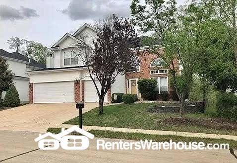 Ballwin House: 1137 New Ballwin Oaks Dr