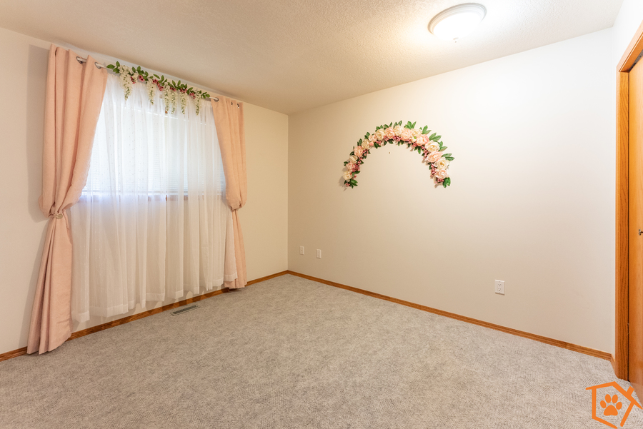 1213 48 Ave W, Claresholm, AB T0L 0T0 Renters Choice & Management LTD