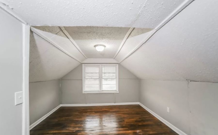 5015 E Linwood Blvd, Kansas City, MO 64128 CJ Real Estate, Inc