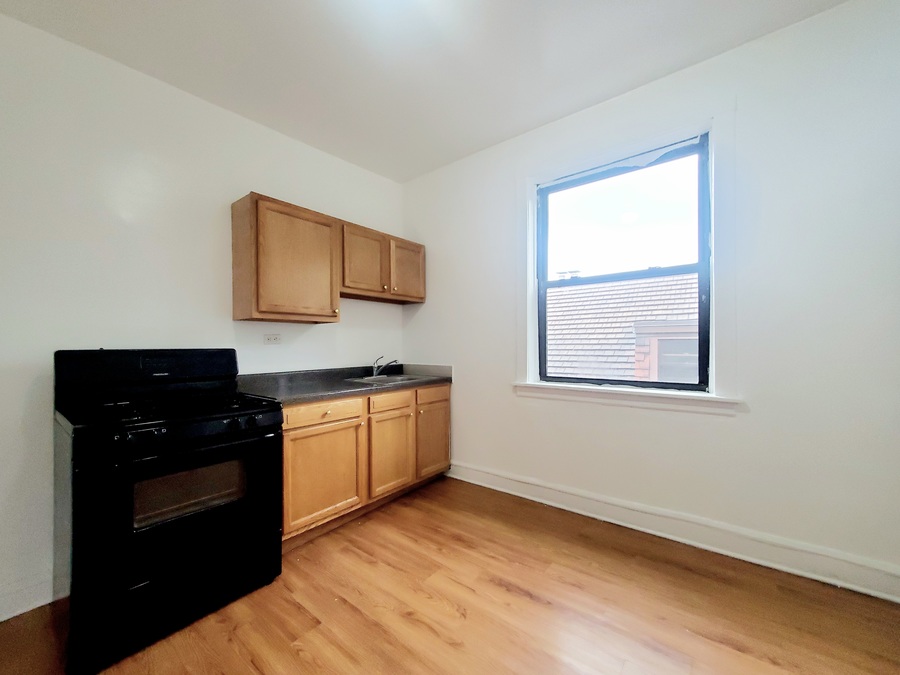 1020 E Hyde Park Blvd 10203, Chicago, IL 60615 Kass Management