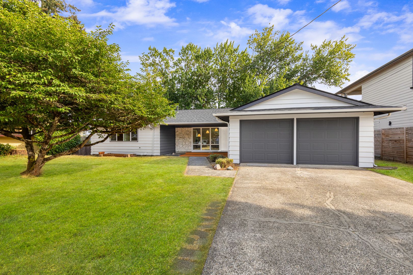 Bellevue House: 17145 NE 5th Place