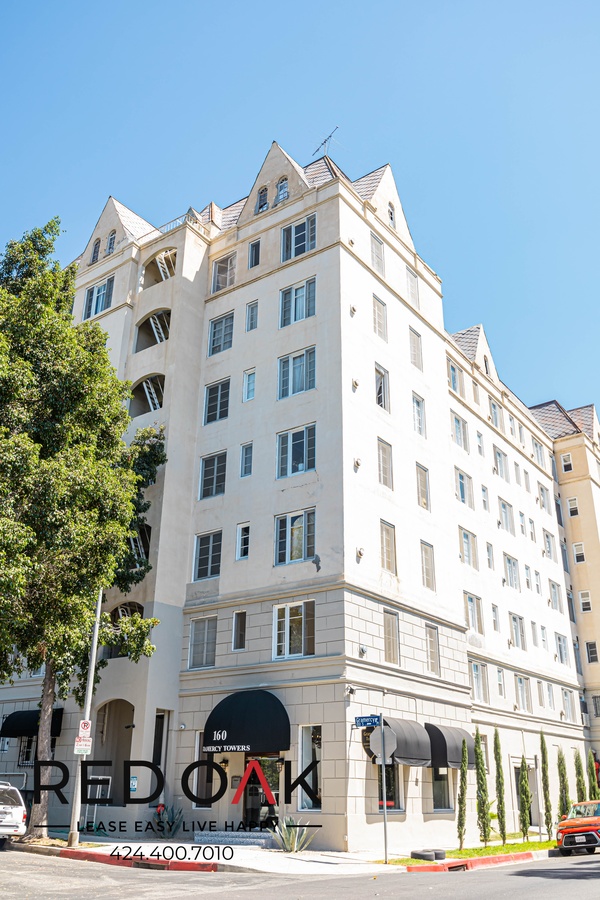 160 S Gramercy Pl 304, Los Angeles, CA 90004 Red Oak