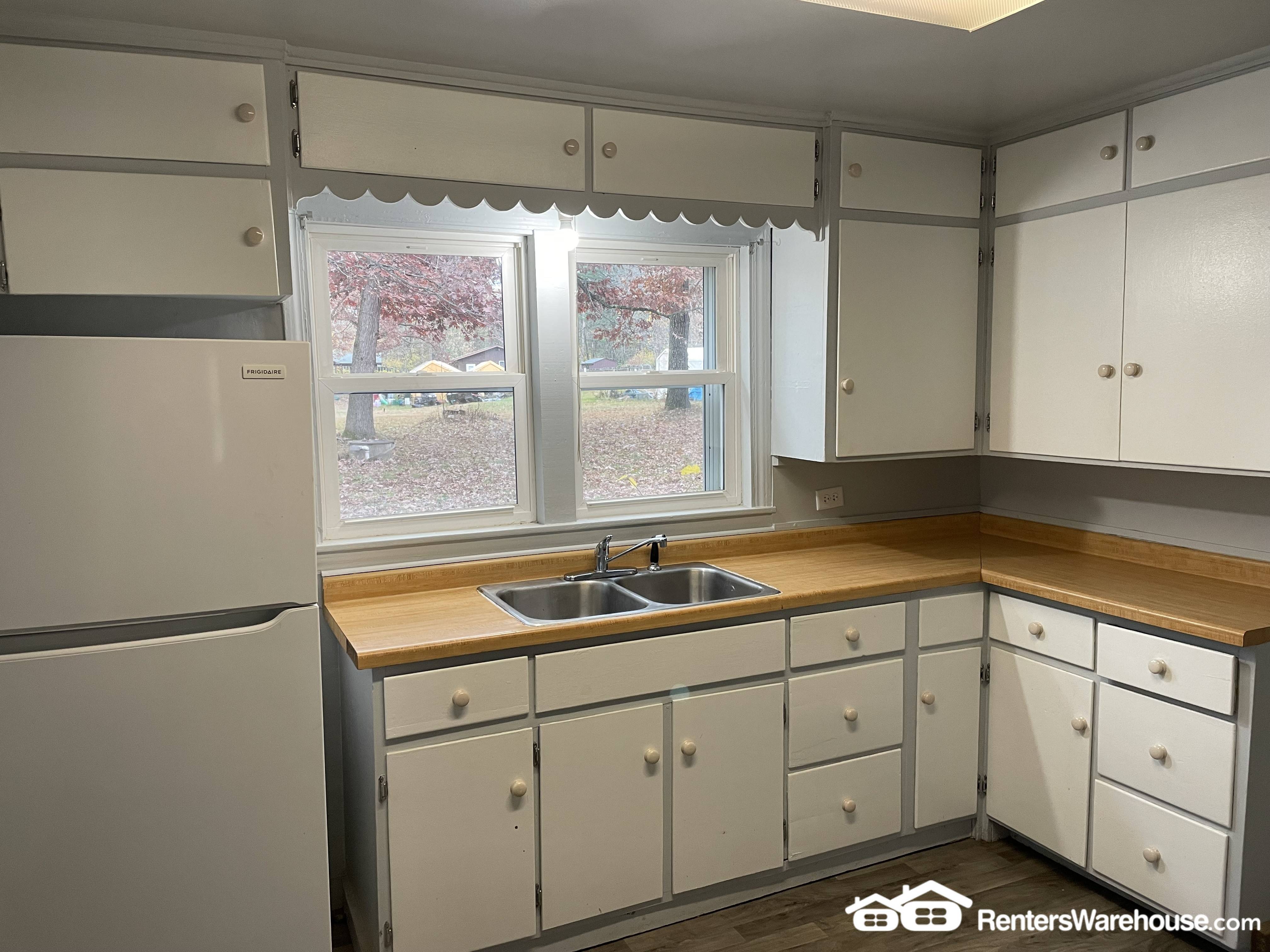 Eau Claire House: 10171 26th Ave