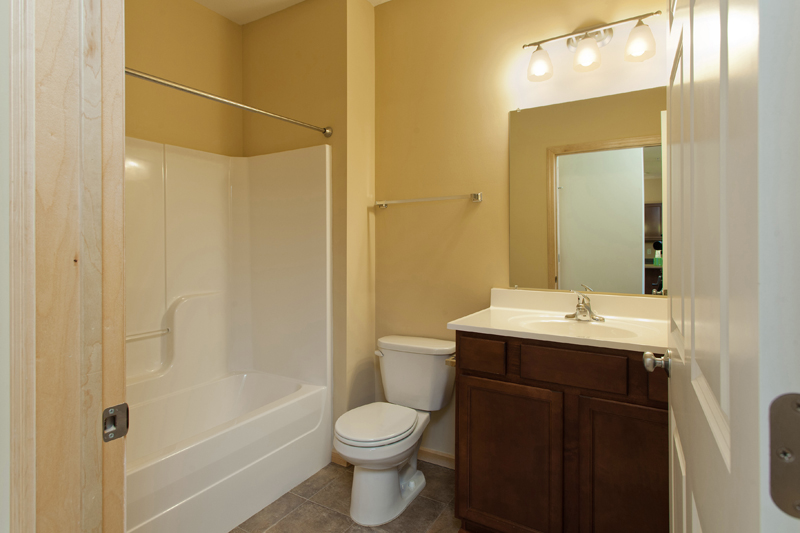 185 McCarrons Blvd N 207, Roseville, MN 55113 www