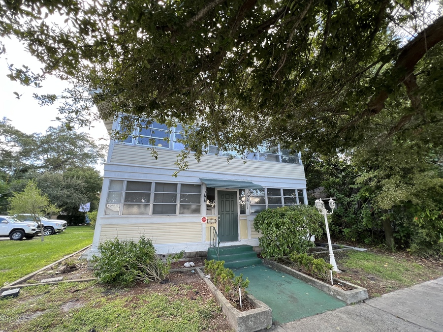 932 10th St N 2, Saint Petersburg, FL 33705 Dean & DeWitt Property