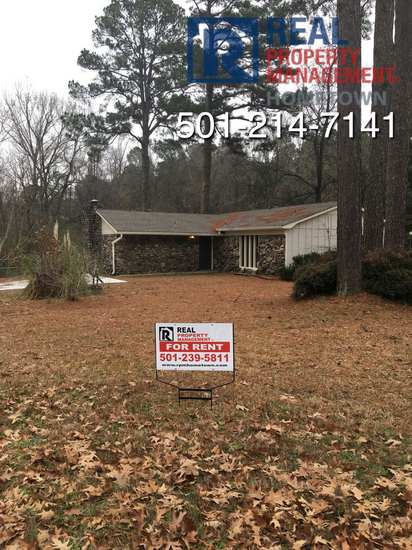 Benton House: 2305 Cary Dr