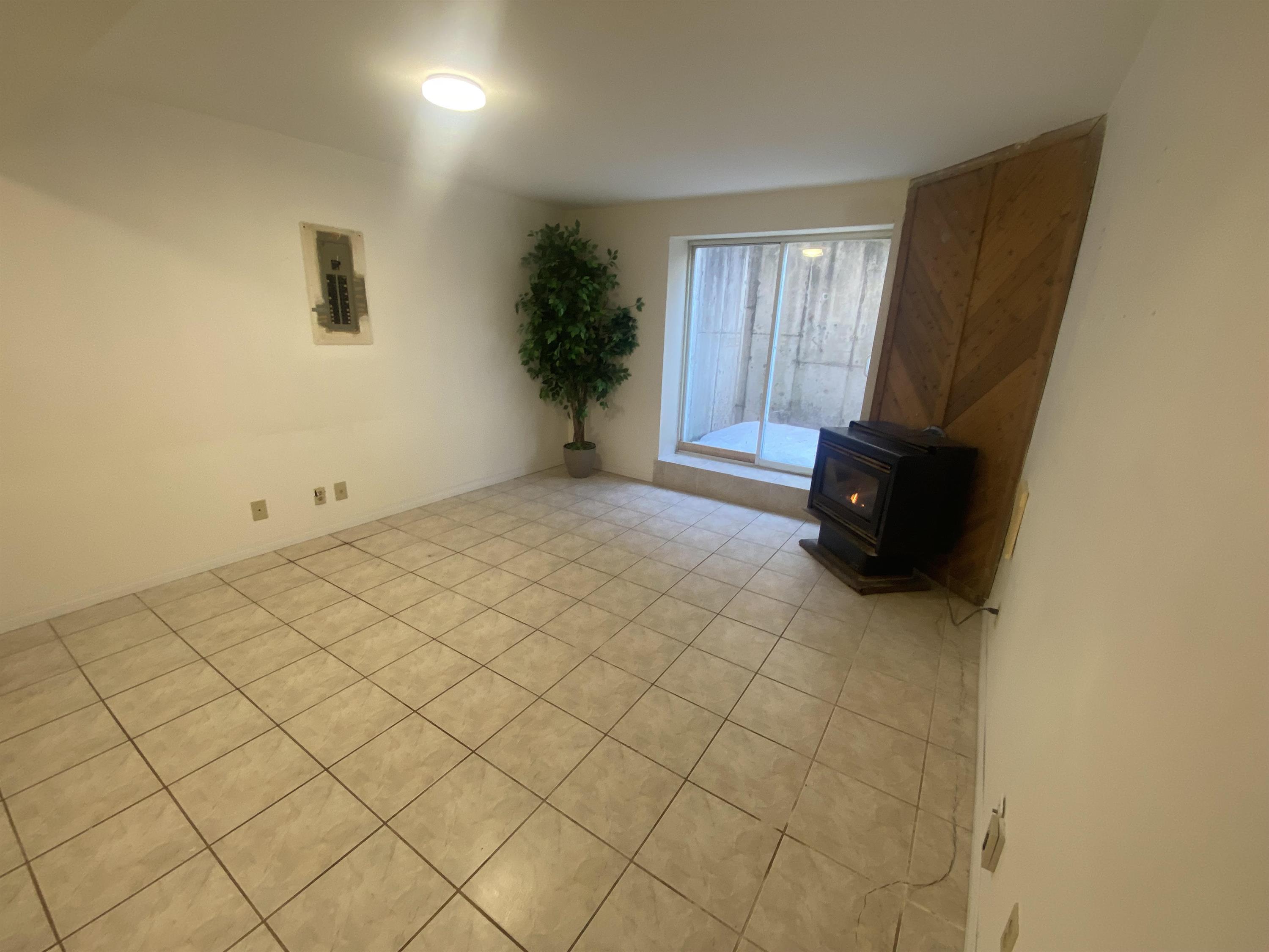 Thunder Bay Condo: 218 Leith St